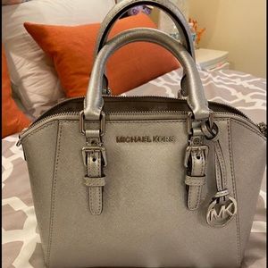 Michale Kors bag